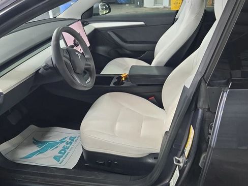 Used 2023 Tesla Model 3 Standard Range RWD image 4