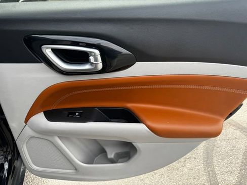 Used 2022 Jeep Compass Limited image 15