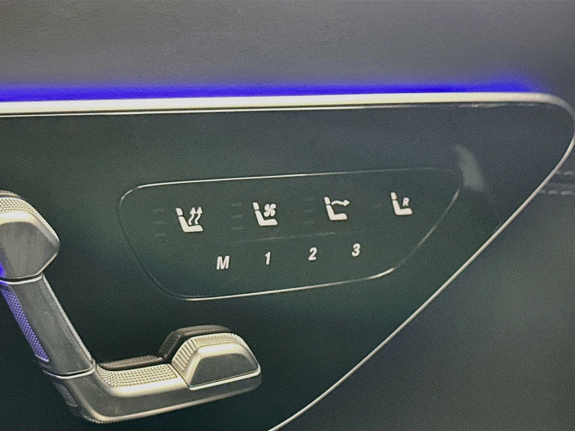 Used 2022 Mercedes-Benz SL 55 AMG 4MATIC image 22