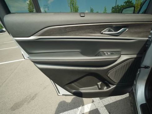 New 2025 Jeep Grand Cherokee L Limited w/ Luxury Tech Group II image 16