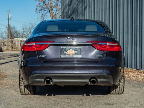 Used 2016 Jaguar XF Premium image 5