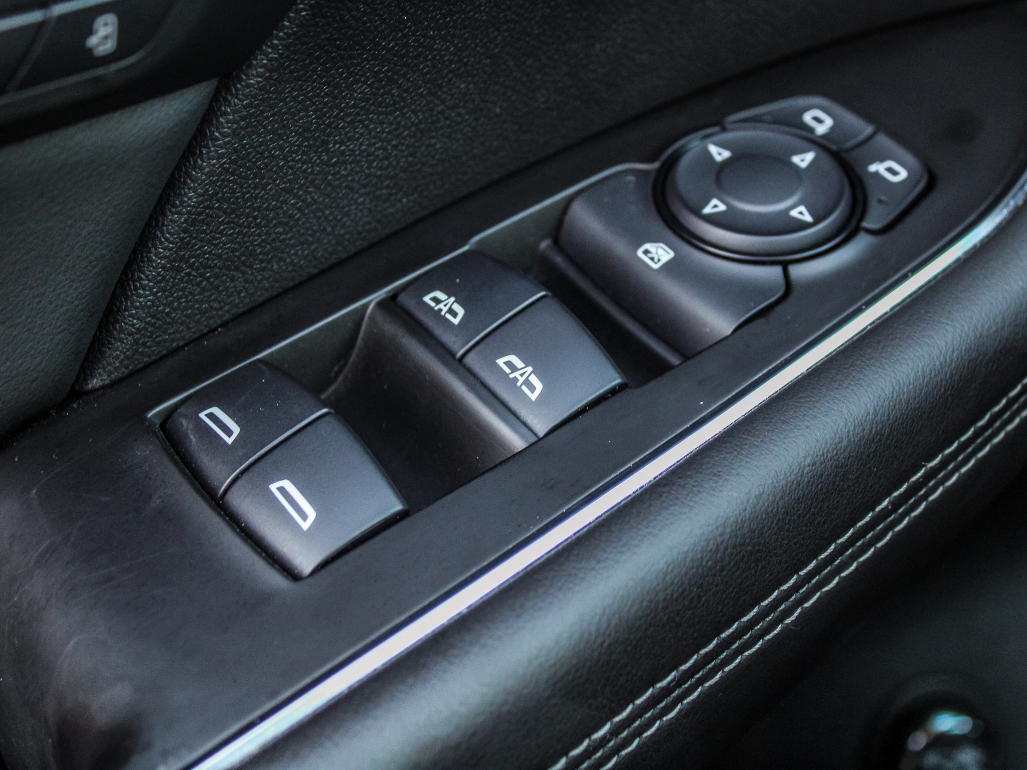 Used 2021 Buick Envision Essence w/ Sport Touring Package AWD/4WD image 31