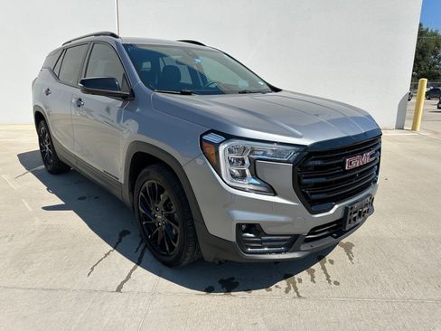 Used 2024 GMC Terrain SLT w/ Tech Package FWD image 1