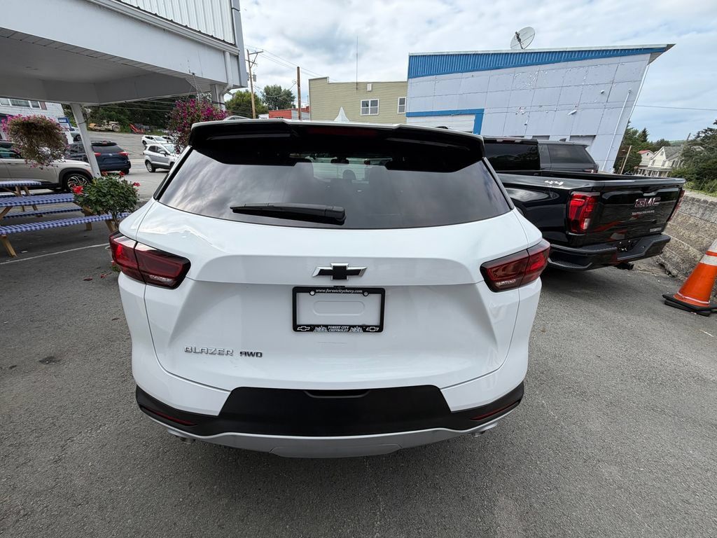 New 2025 Chevrolet Blazer LT w/ Convenience Package AWD/4WD image 4