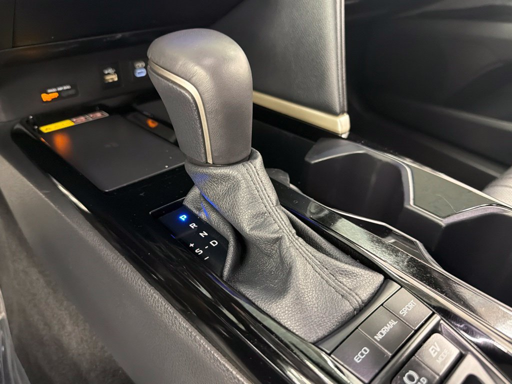 Used 2025 Toyota Camry XSE FWD image 32
