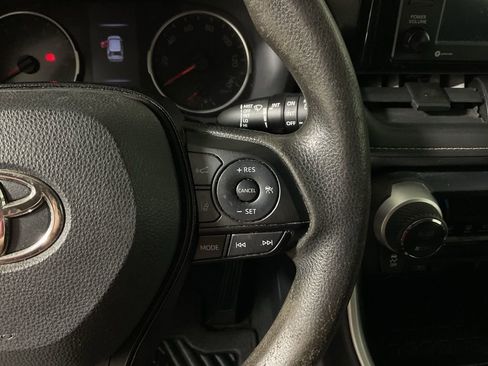 Used 2021 Toyota RAV4 XLE image 25