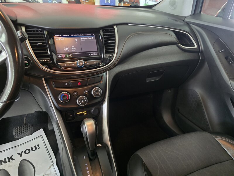 Used 2020 Chevrolet Trax LT w/ LT Convenience Package FWD image 26