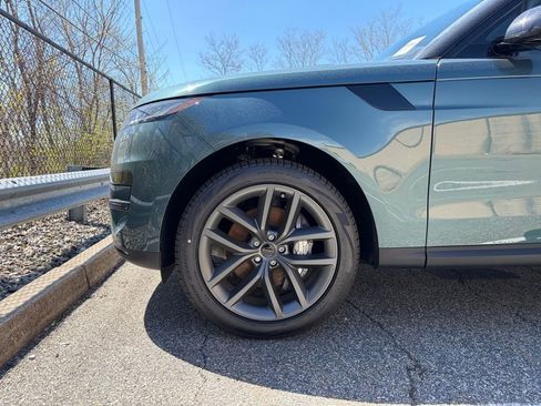 New 2026 Land Rover Range Rover Sport SE AWD/4WD image 9
