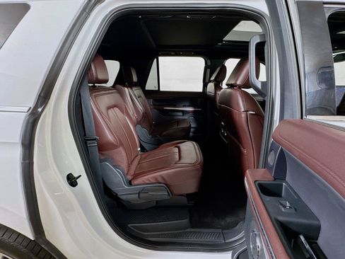Used 2024 Ford Expedition Max Limited AWD/4WD image 28