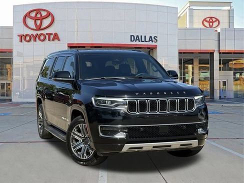Used 2024 Jeep Wagoneer L Series II RWD image 1
