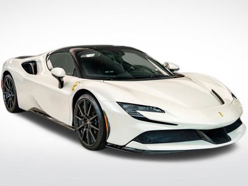 Used 2025 Ferrari SF90 Spider image 7