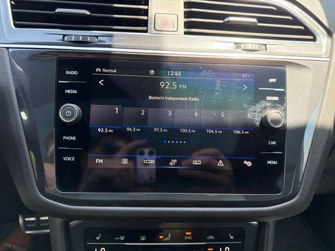 Used 2023 Volkswagen Tiguan SE R-Line AWD/4WD image 15