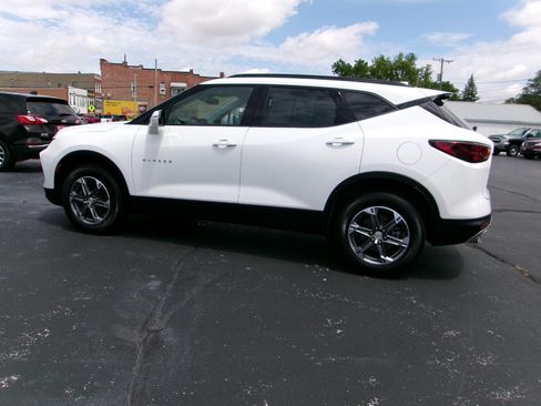 Used 2024 Chevrolet Blazer LT w/ LPO, Floor Liner Package FWD image 2
