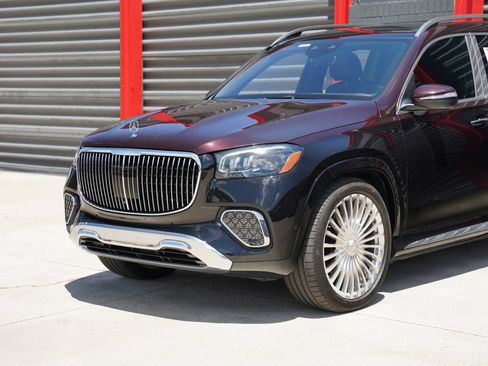 Used 2024 Mercedes-Benz Maybach GLS 600 4MATIC image 2