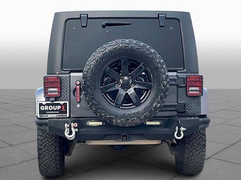 Used 2014 Jeep Wrangler Unlimited Sahara w/ Connectivity Group image 5