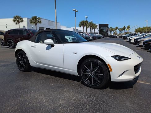 New 2026 MAZDA MX-5 Miata Grand Touring image 2