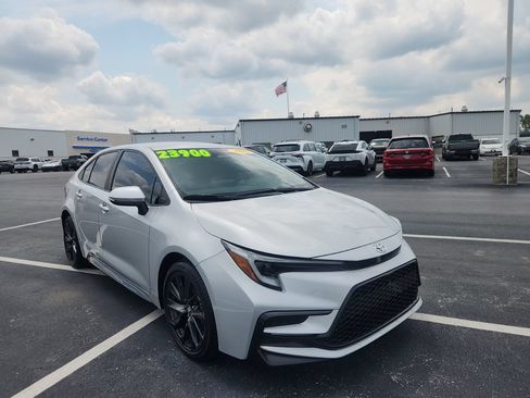 Used 2023 Toyota Corolla SE FWD image 8