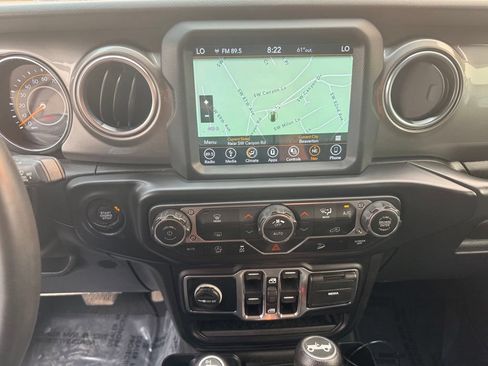 Used 2019 Jeep Wrangler Unlimited Sahara w/ Uconnect 4C Nav & Sound Group AWD/4WD image 22