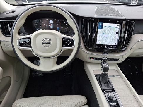 Used 2021 Volvo XC60 T6 Inscription w/ Advanced Package image 9