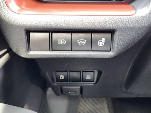 Used 2025 Toyota Prius Plug-In Hybrid FWD image 24