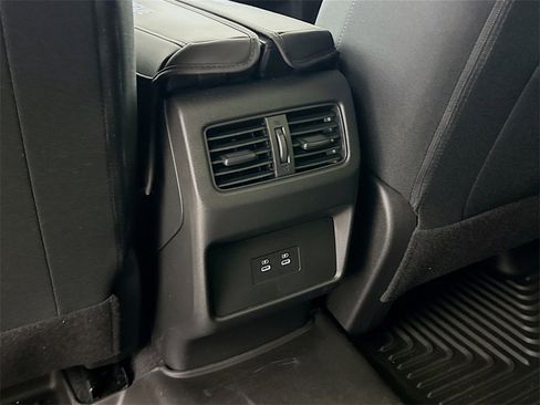 Used 2024 Nissan Rogue SV image 23