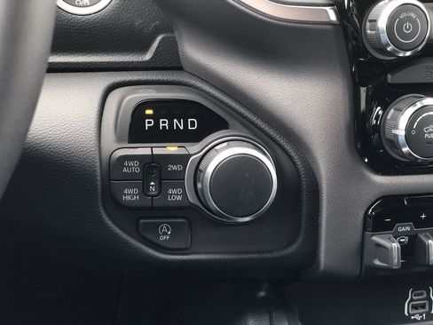 New 2026 RAM 1500 4x4 Crew Cab image 26