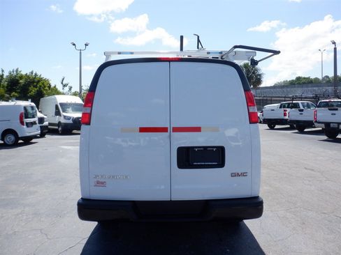 Used 2023 GMC Savana 2500 w/ Driver Convenience Package image 4