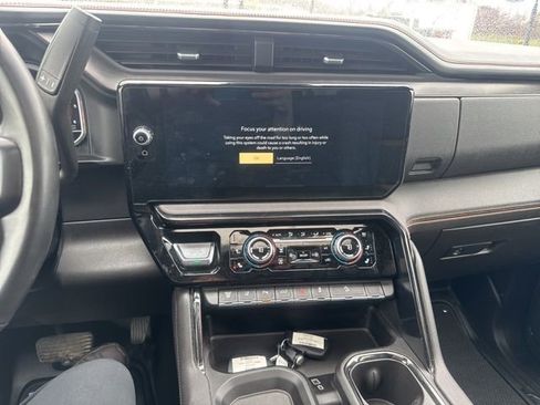 Used 2024 GMC Sierra 2500 AT4 AWD/4WD image 29
