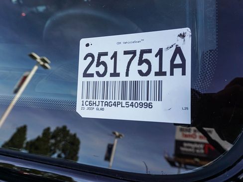 Used 2023 Jeep Gladiator Sport image 27