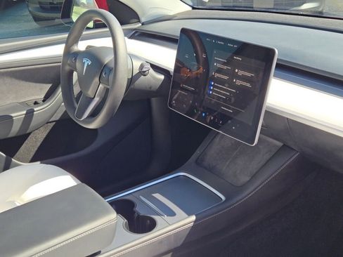 Used 2025 Tesla Model Y Performance AWD/4WD image 7