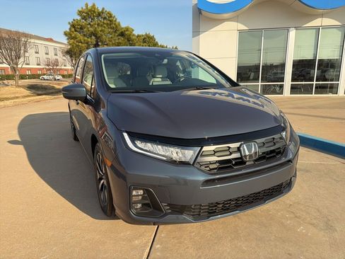 Certified 2026 Honda Odyssey EX-L image 2