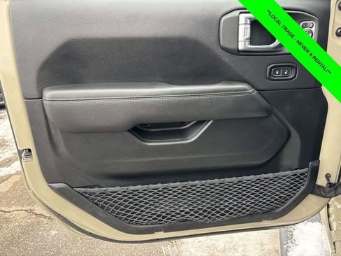 Used 2020 Jeep Gladiator Overland image 11