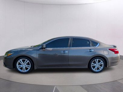 Used 2016 Nissan Altima 3.5 SL w/ 3.5 Technology Package
