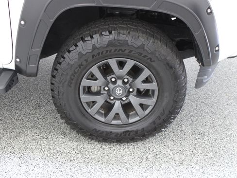 Used 2023 Toyota Tacoma SR5 RWD image 5