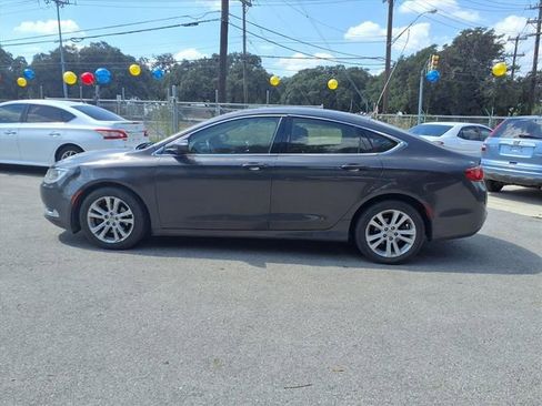 Used 2016 Chrysler 200 Limited w/ Convenience Group image 4