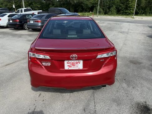 Used 2014 Toyota Camry SE FWD image 4