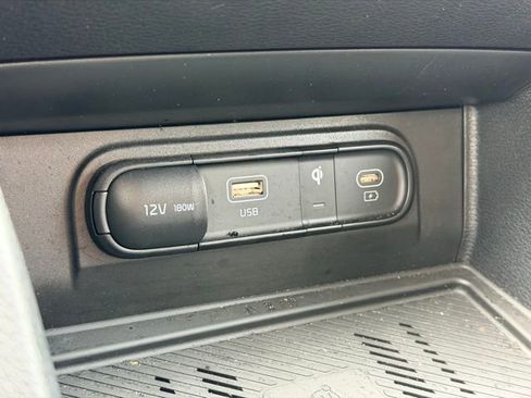 Used 2025 Kia Sportage EX image 16