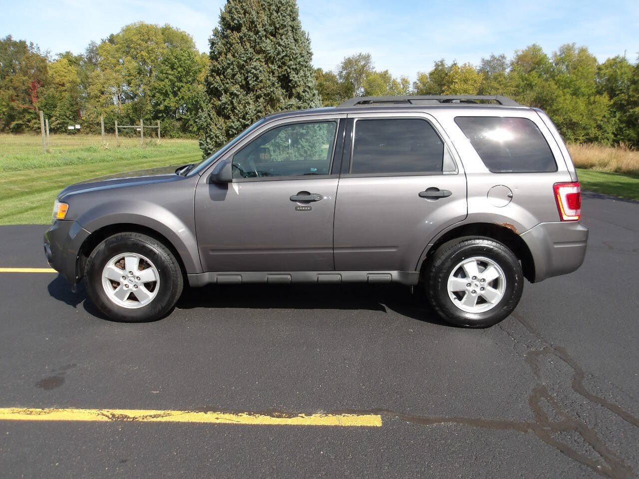 Used 2010 Ford Escape XLT AWD/4WD image 10