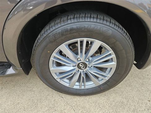 Used 2024 INFINITI QX80 Luxe image 31