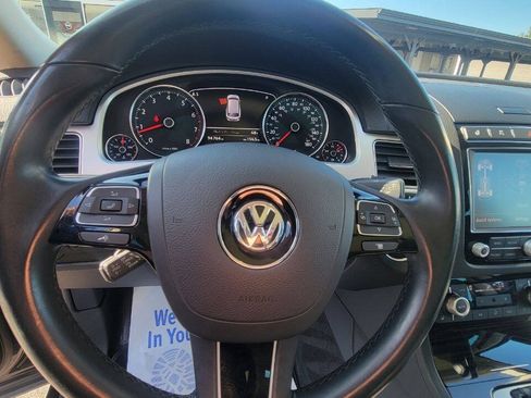 Used 2017 Volkswagen Touareg Executive AWD/4WD image 15