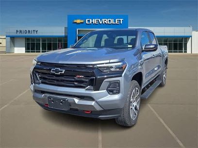 Used 2024 Chevrolet Colorado Z71 w/ Z71 Convenience Package 2