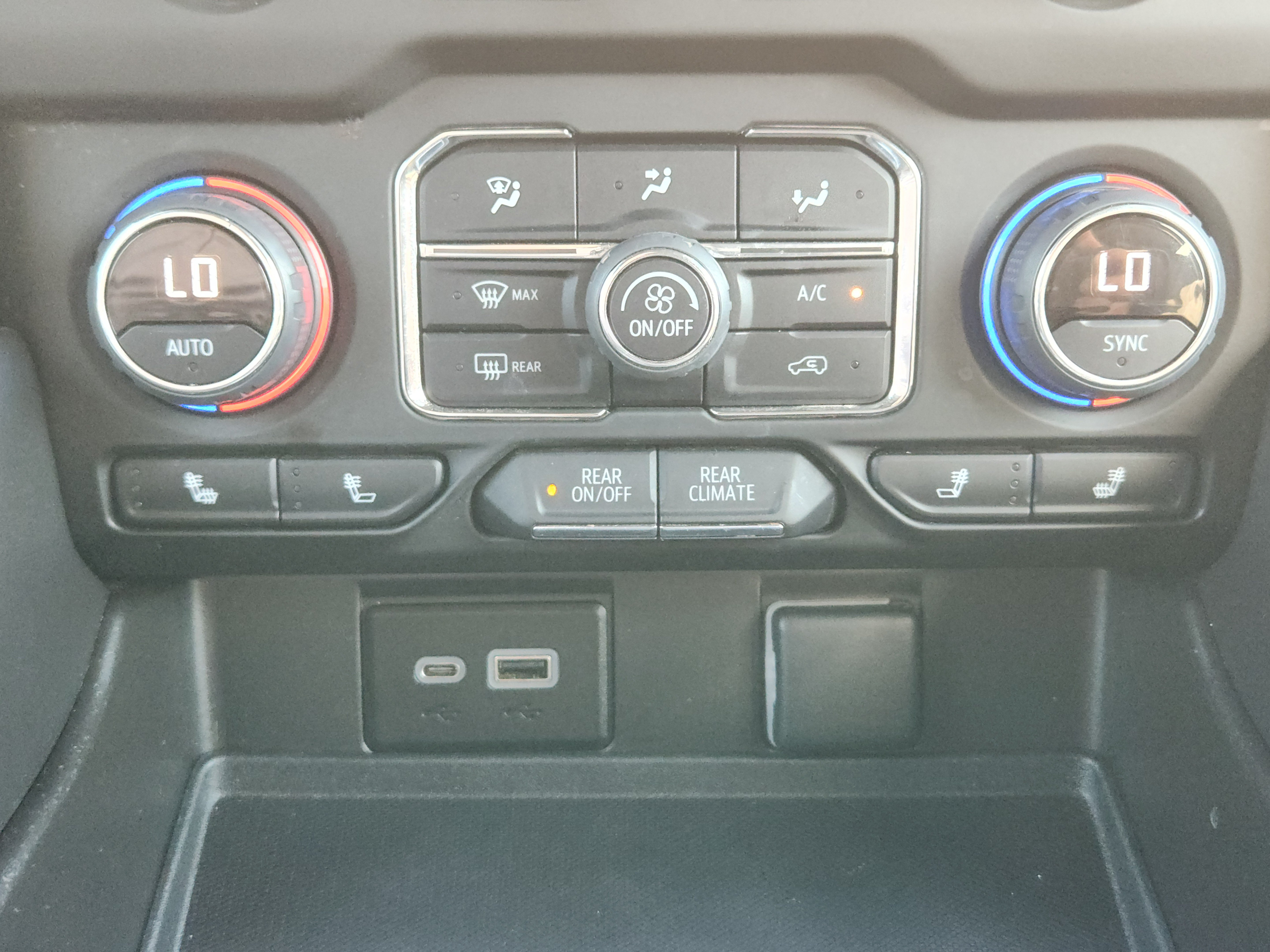 Used 2022 Chevrolet Tahoe RST w/ Luxury Package RWD image 14