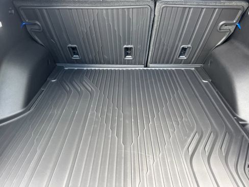 New 2026 Chevrolet Equinox EV LT image 15