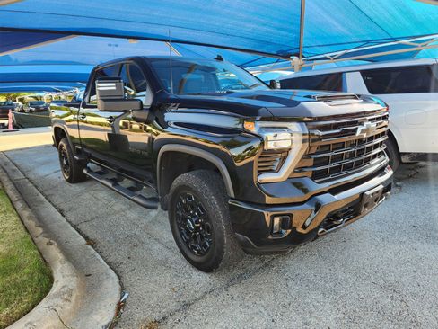 Used 2024 Chevrolet Silverado 2500 LT w/ Midnight Edition AWD/4WD image 1