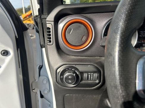 Used 2021 Jeep Gladiator Mojave image 22