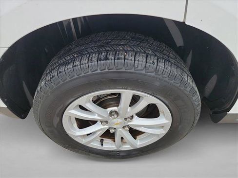 Used 2016 Chevrolet Equinox LT w/ Convenience Package image 11