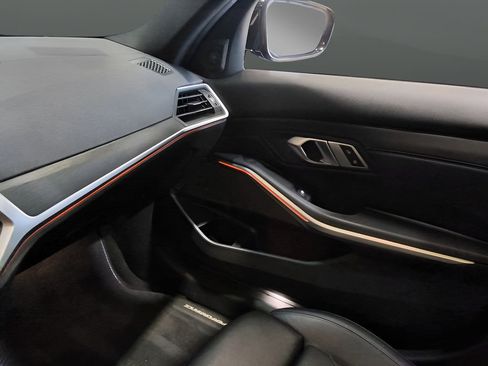 Used 2022 BMW M340i RWD image 19