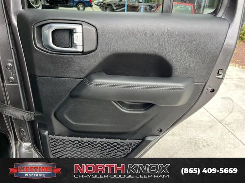 Used 2020 Jeep Wrangler Unlimited Sahara AWD/4WD image 23