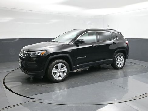 Used 2022 Jeep Compass Latitude w/ Sun and Sound Group image 34