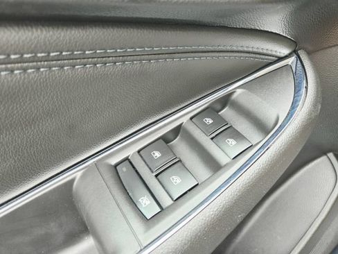 Used 2017 Chevrolet Cruze Premier FWD image 30